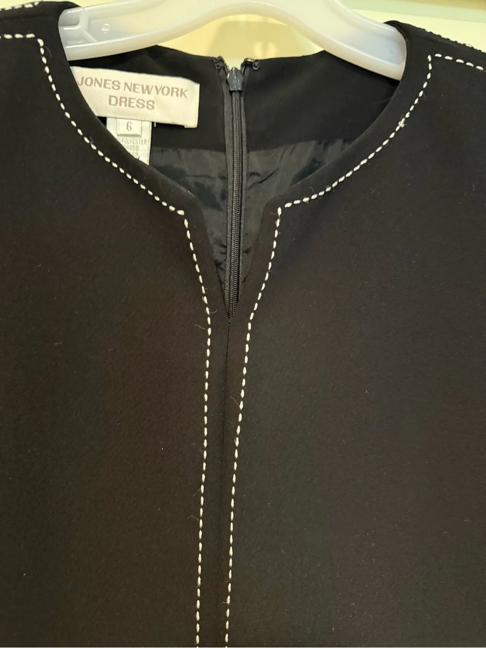 Jones New York Crepe Black with Cream Stitching Short Sleeve Midi Dress, size 6